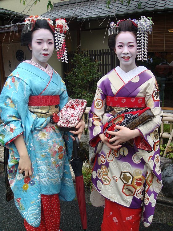 kyoto-geishas